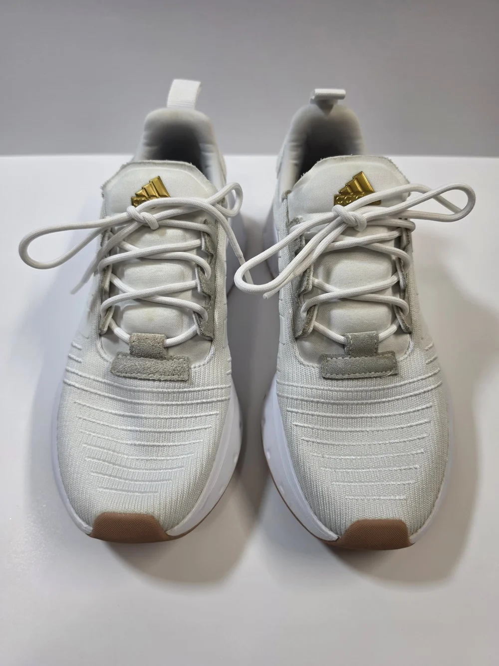 Adidas Swift Run 23 Women's White Gold Athletic Running Sneakers Size 8 IG4715 - Picture 3 of 9